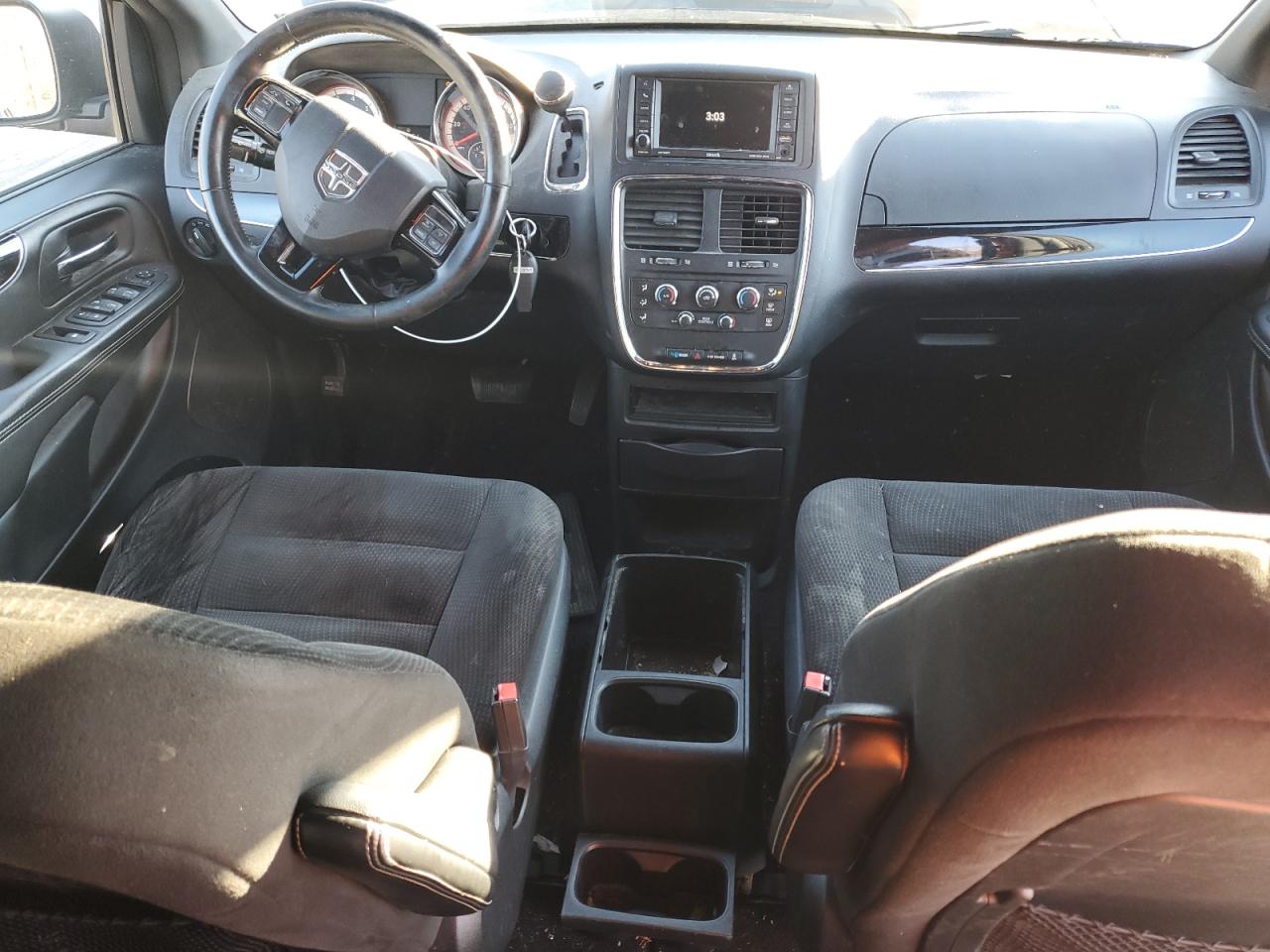2017 Dodge Caravan - Image 8