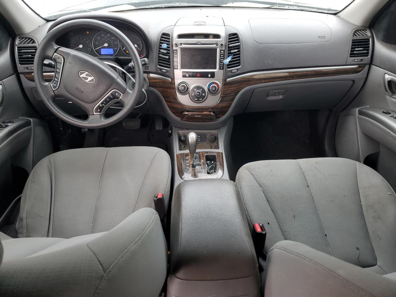 2010 Hyundai Santa Fe - Image 8