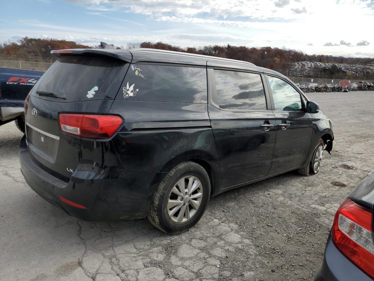 2017 Kia Sedona - Image 3