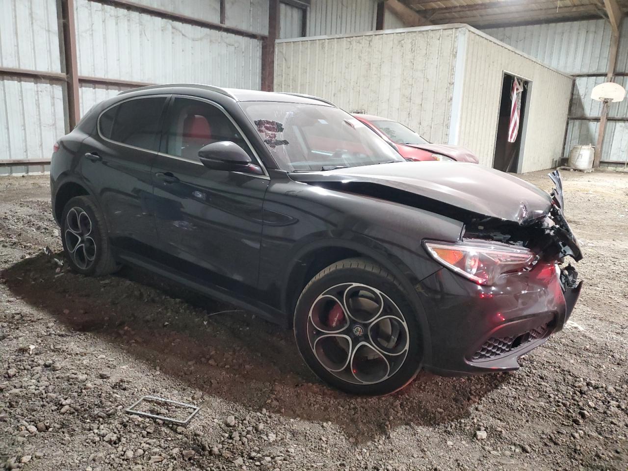2019 Alfa Romeo Stelvio - Image 4