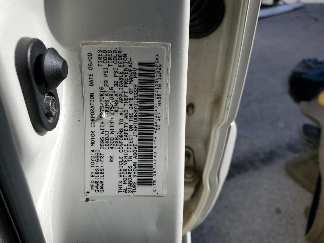 2000 Lexus Lx 470 VIN: JT6HT00W3Y0120229 Lot: 81853234