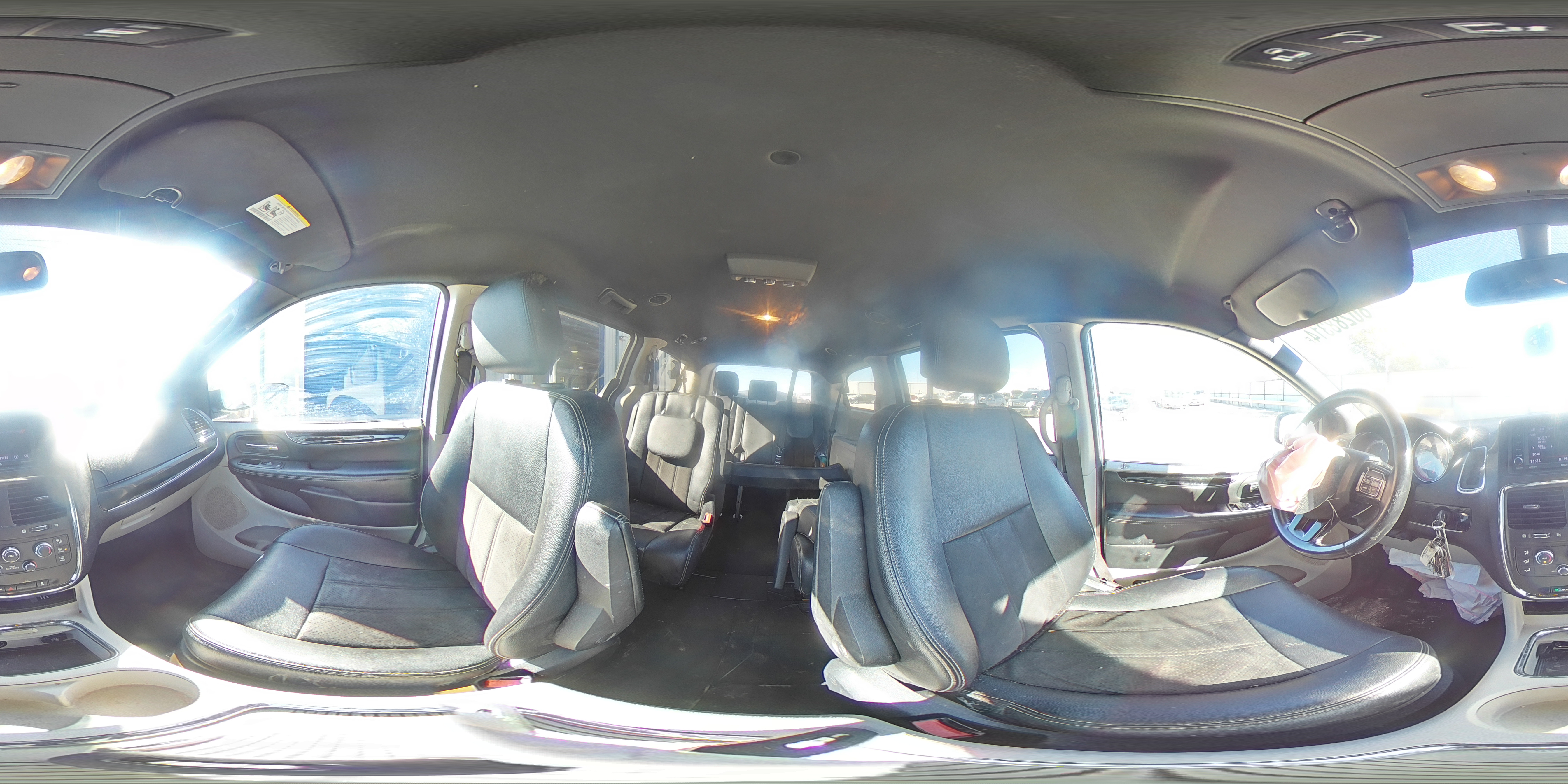 2020 Dodge Caravan - Image 15