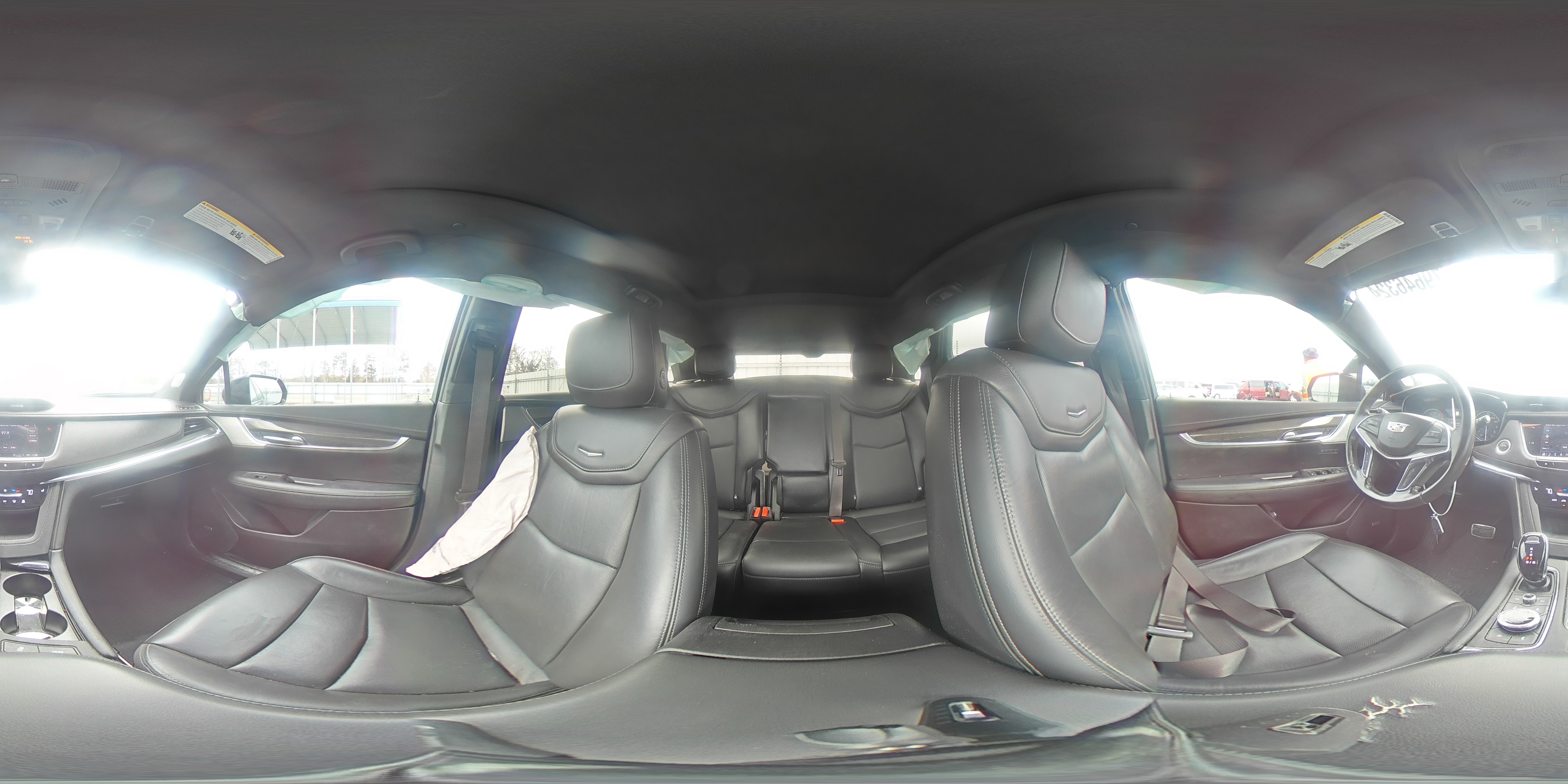 2021 Cadillac XT5 - Image 14