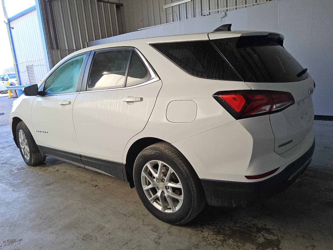 2023 Chevrolet Equinox - Image 2