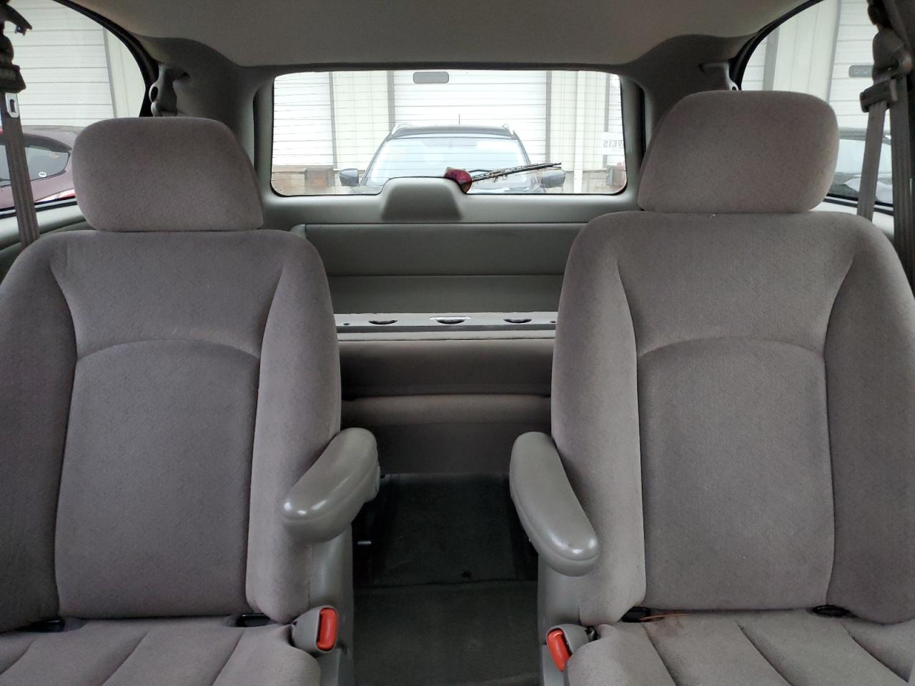 2002 Dodge Grand Caravan Sport VIN: 2B4GP44352R741871 Lot: 78960154