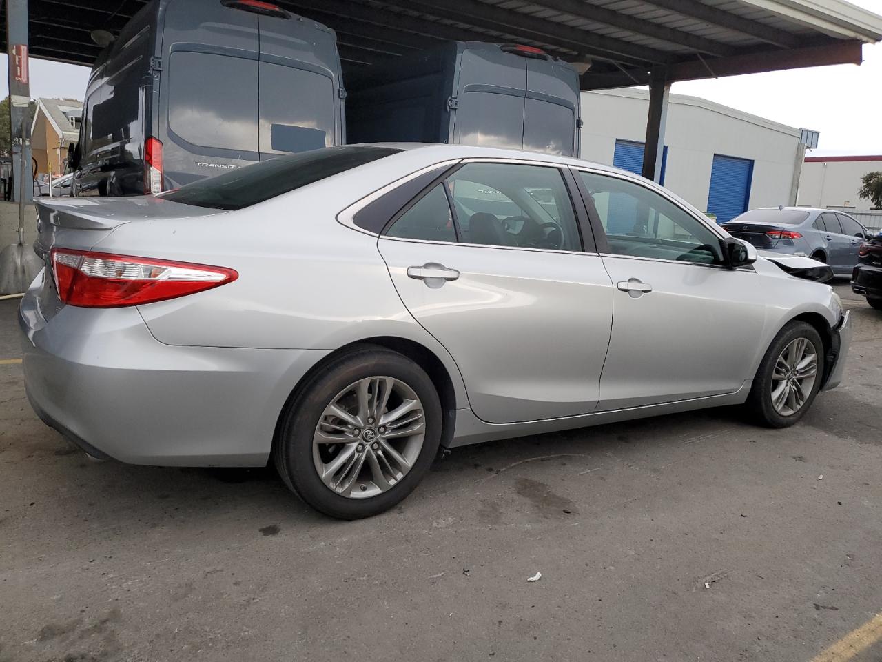 VIN 4T1BF1FK1GU139025 2016 TOYOTA CAMRY no.3