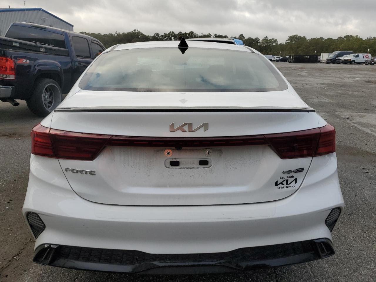 2023 Kia Forte - Image 6
