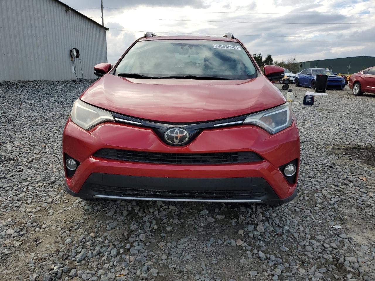 2017 Toyota RAV 4 - Image 5