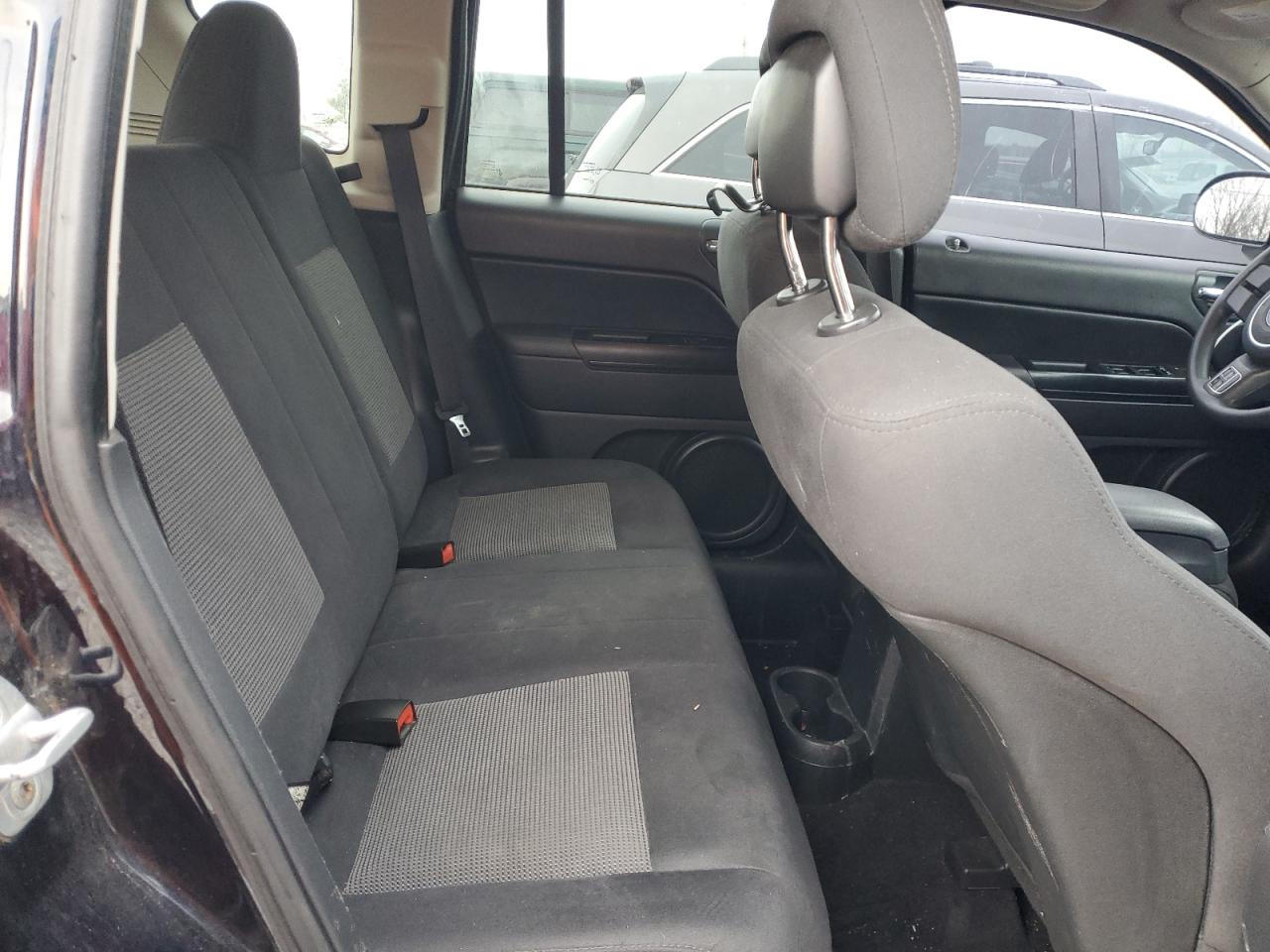 2011 Jeep Compass - Image 11