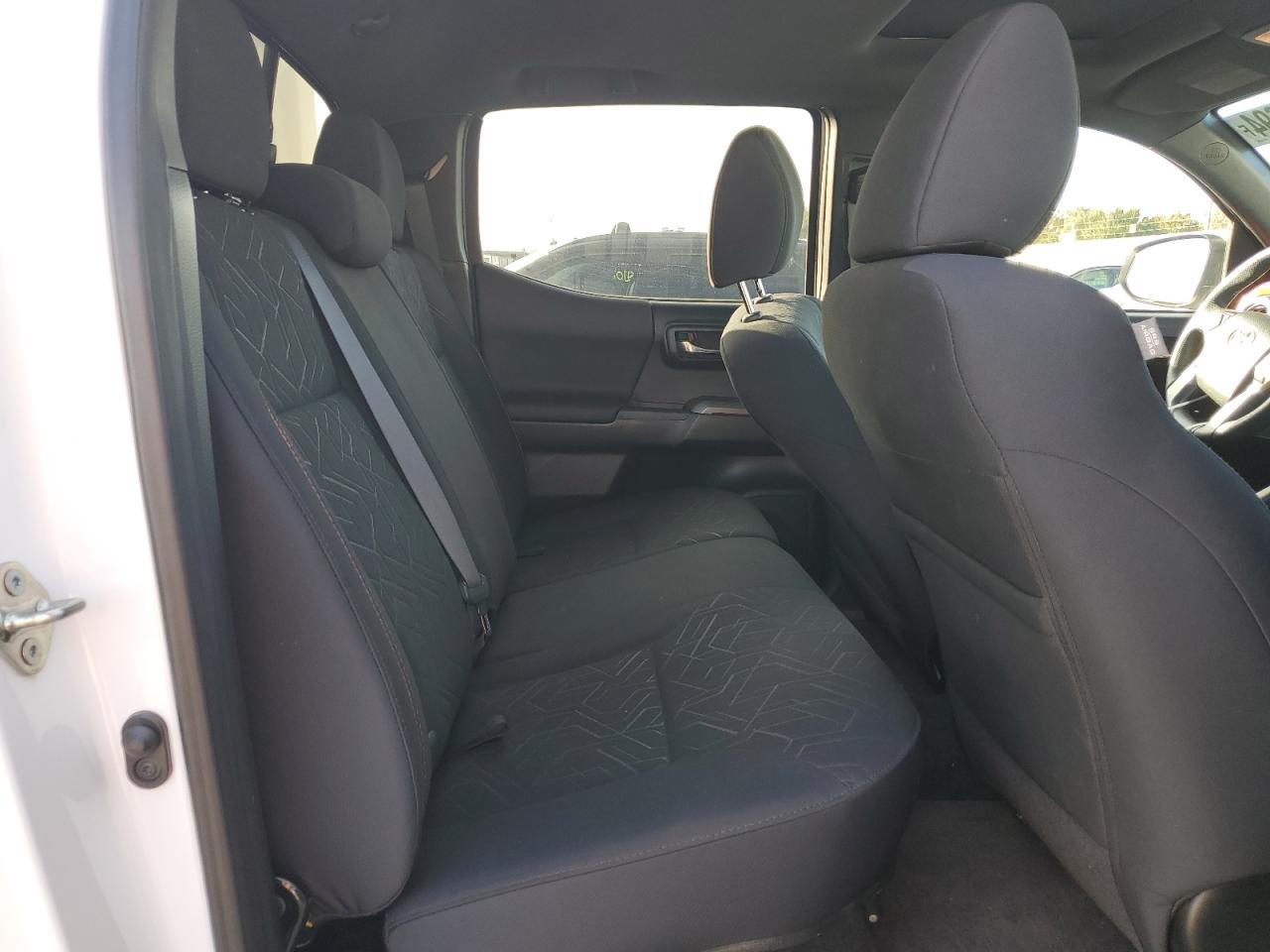 2016 Toyota Tacoma - Image 10