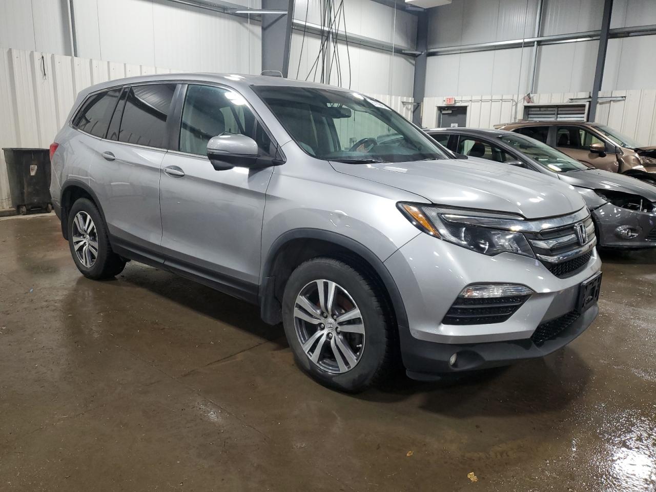 2018 Honda Pilot - Image 4