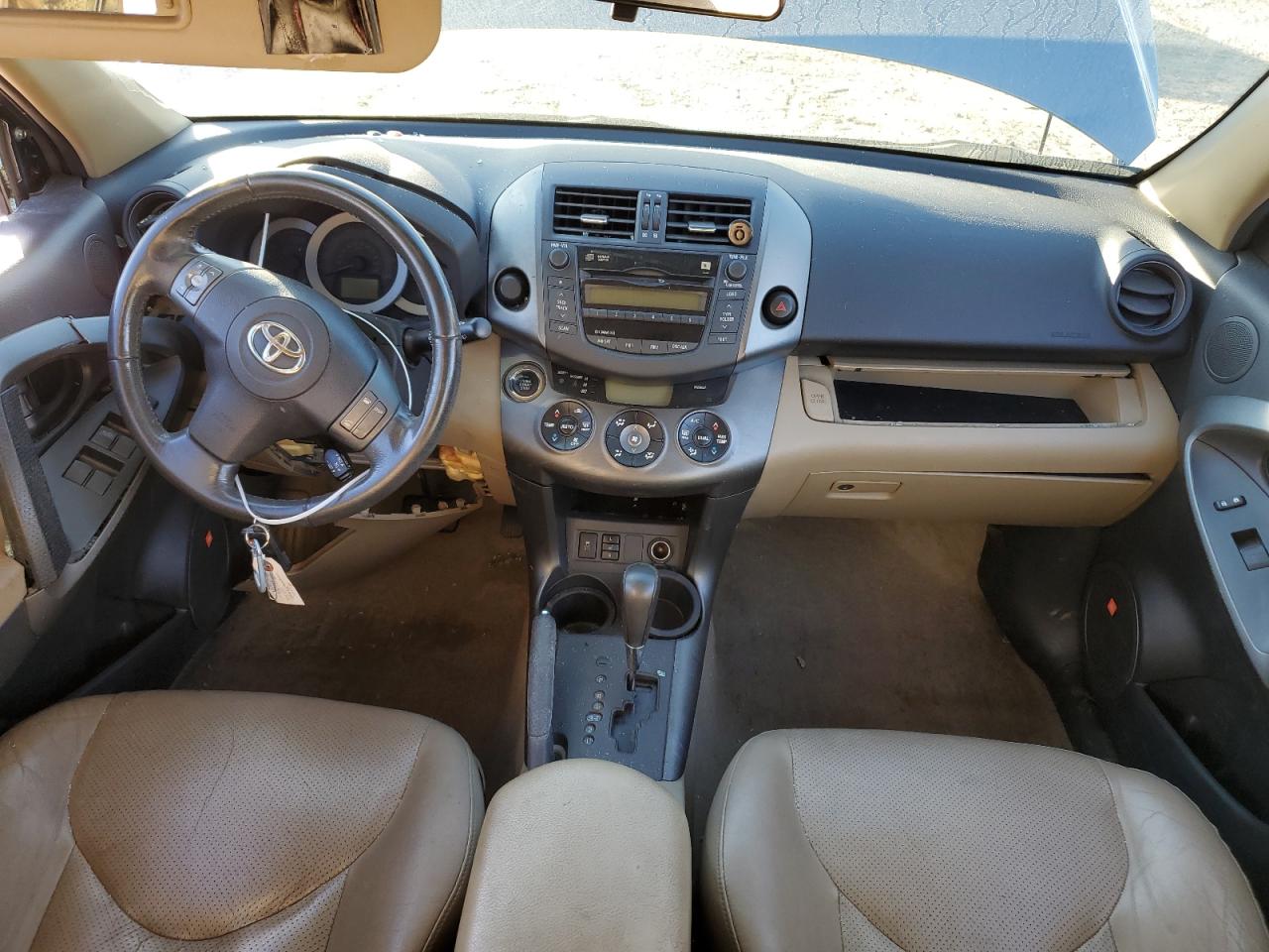 2010 Toyota RAV 4 - Image 8