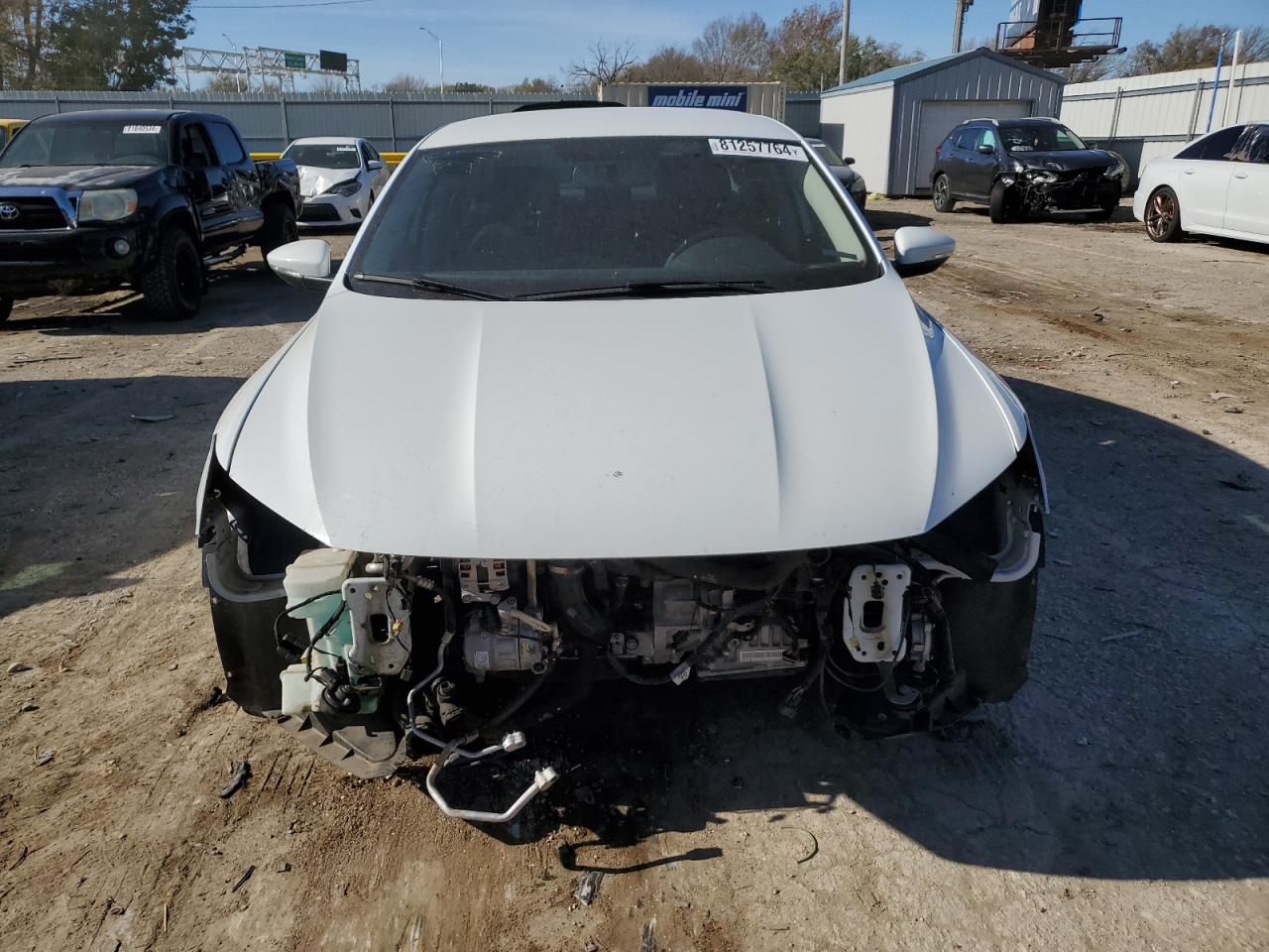 2017 Volkswagen Passat - Image 5