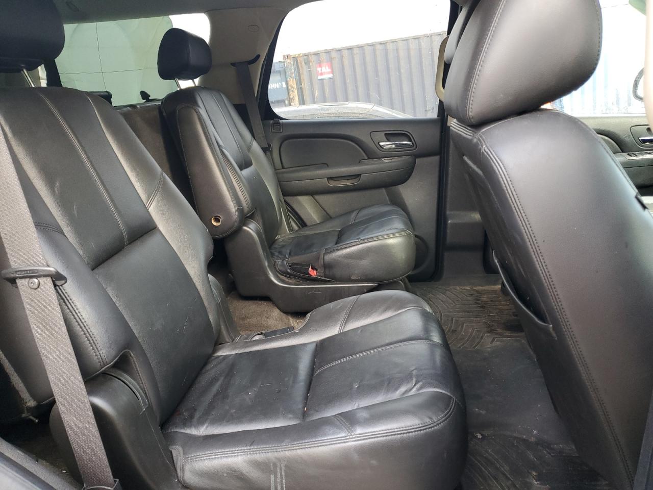 2010 Chevrolet Tahoe - Image 11