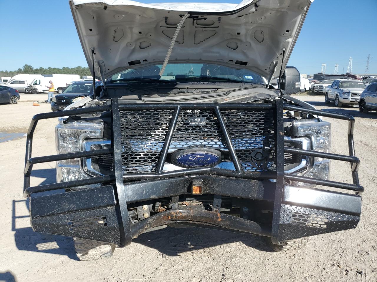 2022 Ford F350 - Image 5