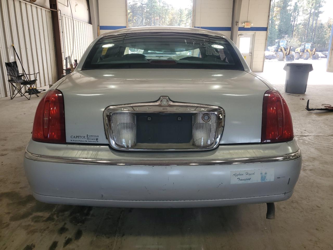 2001 Lincoln Town Car Executive VIN: 1LNHM81W61Y648109 Lot: 80617774