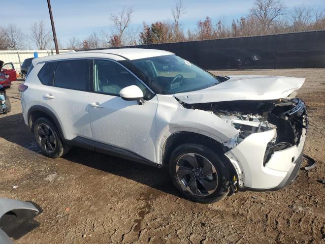  NISSAN ROGUE 2024 White