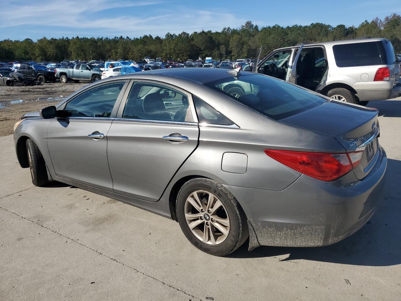 2012 Hyundai Sonata - Image 2