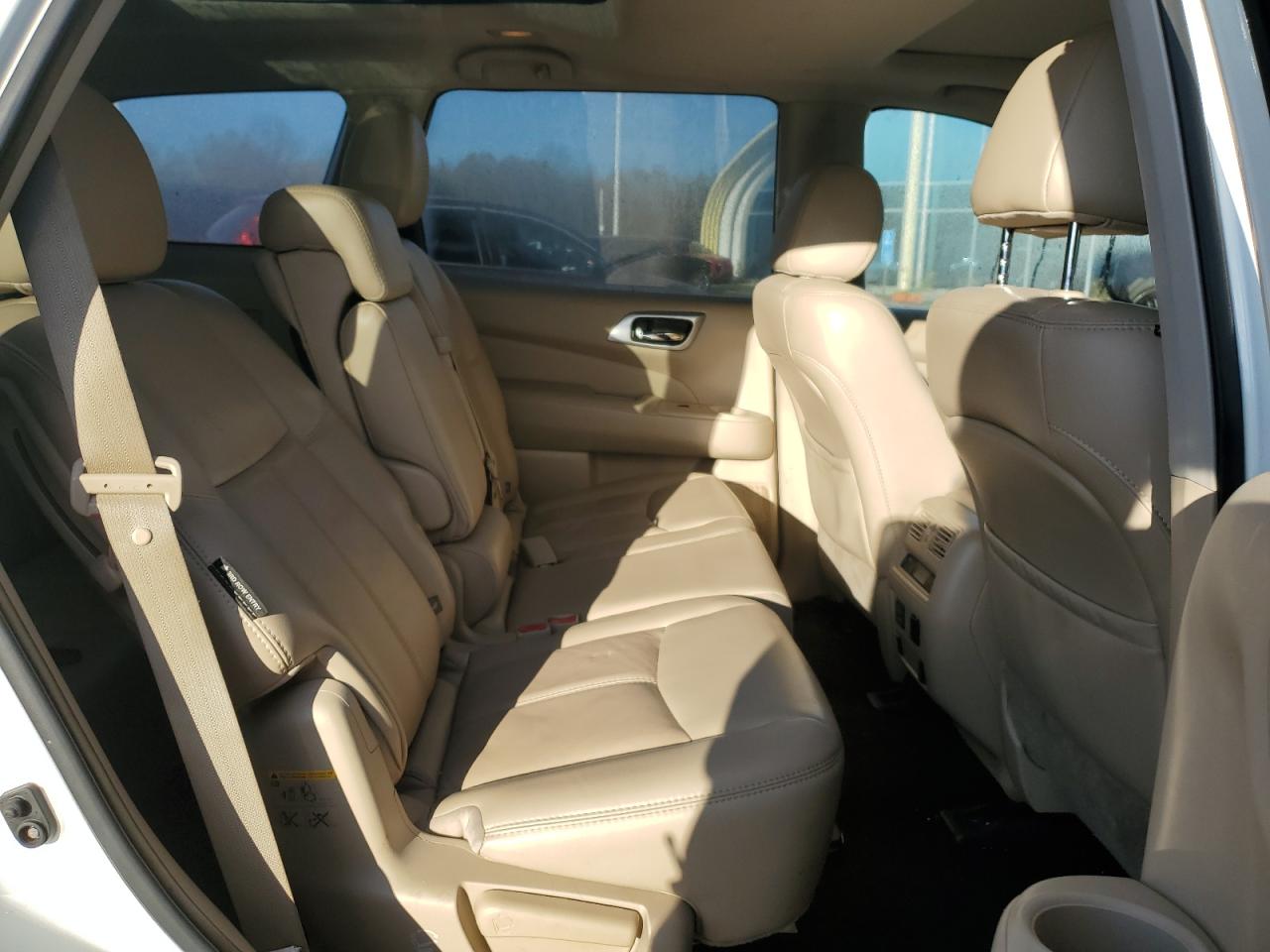 2018 Nissan Pathfinder - Image 11