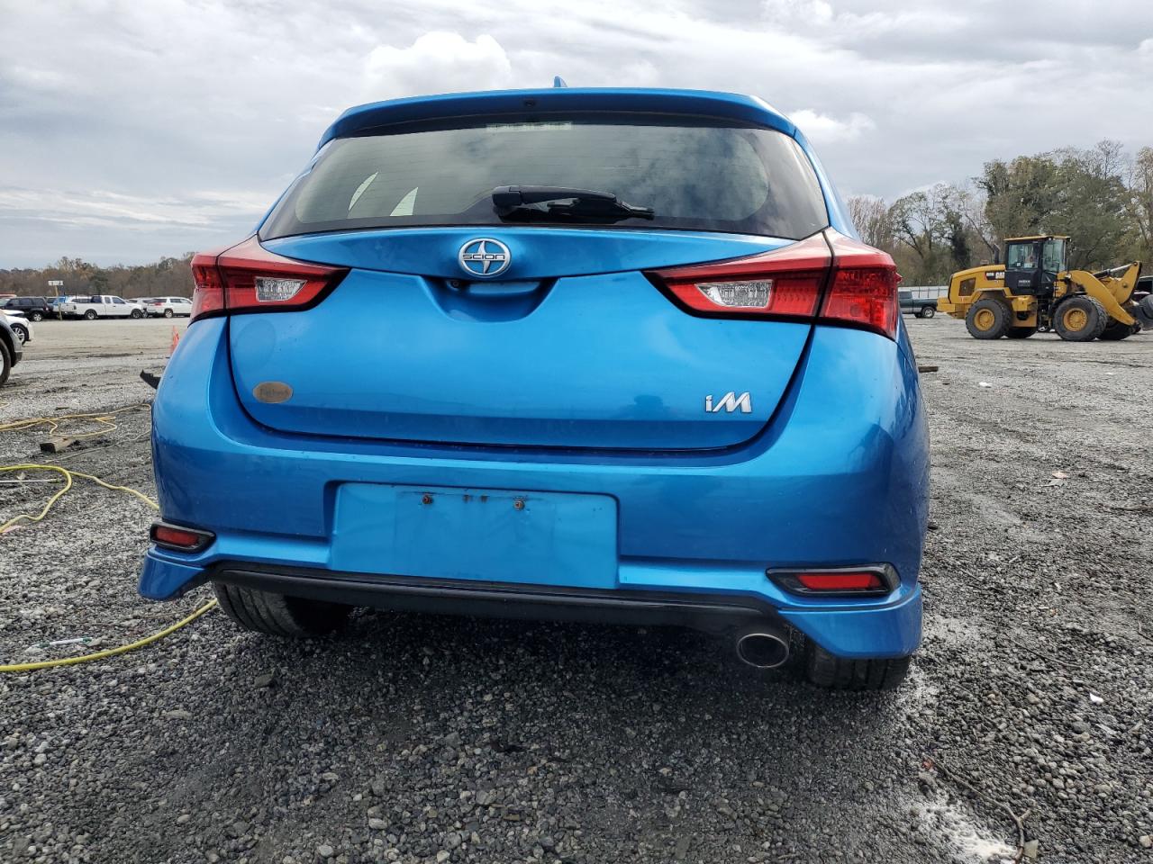 2016 Toyota iM - Image 6