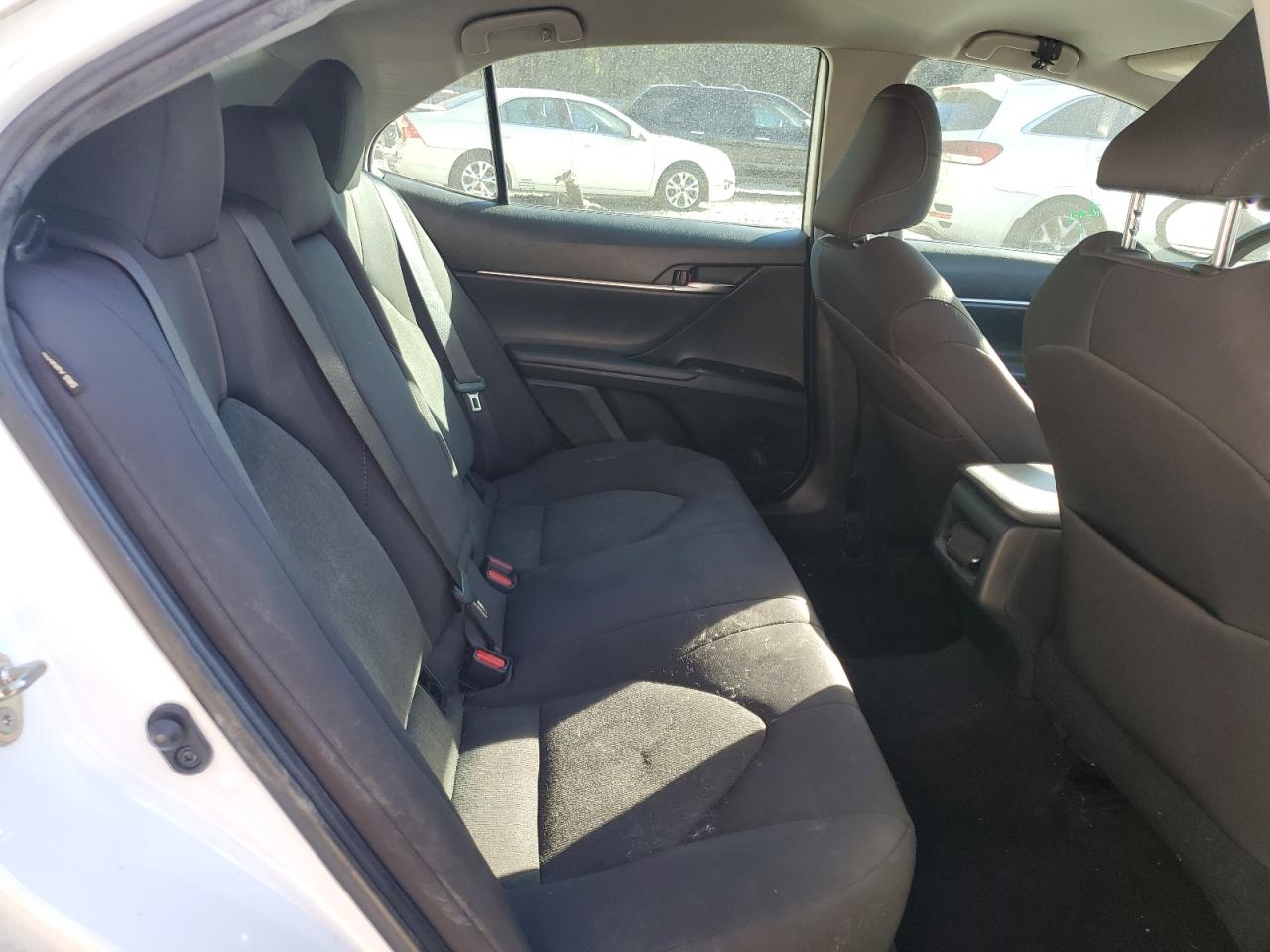 2019 Toyota Camry - Image 10
