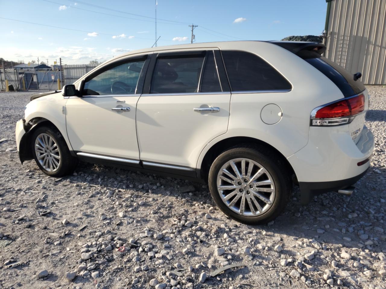 2013 Lincoln MKX - Image 2