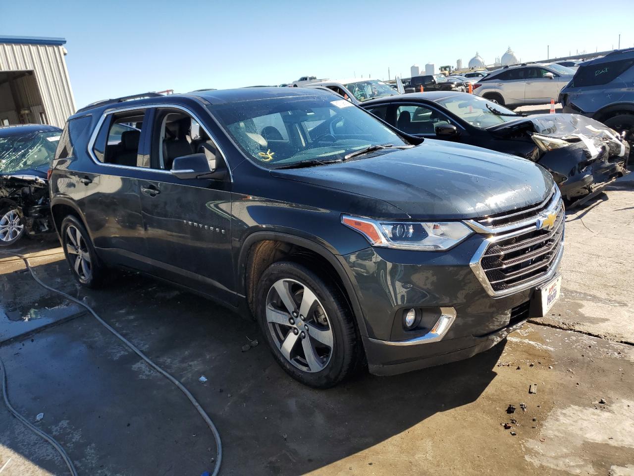 VIN 1GNEVHKW4MJ153835 2021 CHEVROLET TRAVERSE no.4