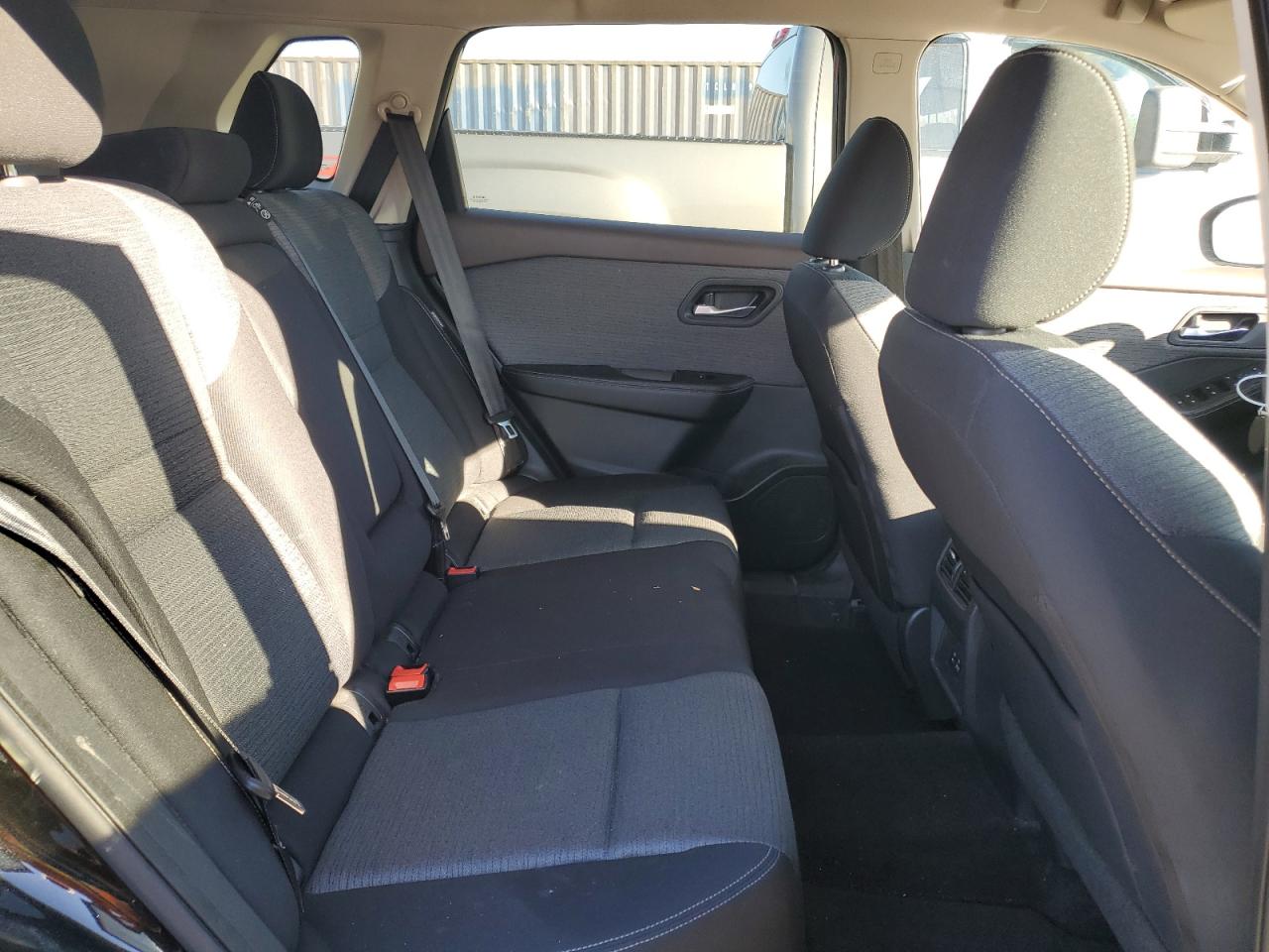 2021 Nissan Rogue - Image 11
