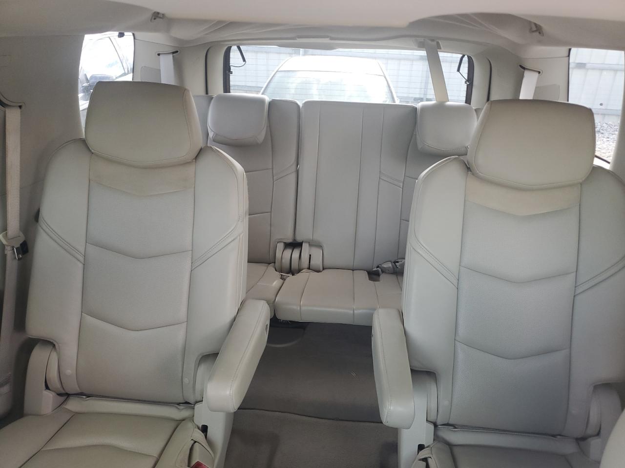 2015 Cadillac Escalade - Image 10