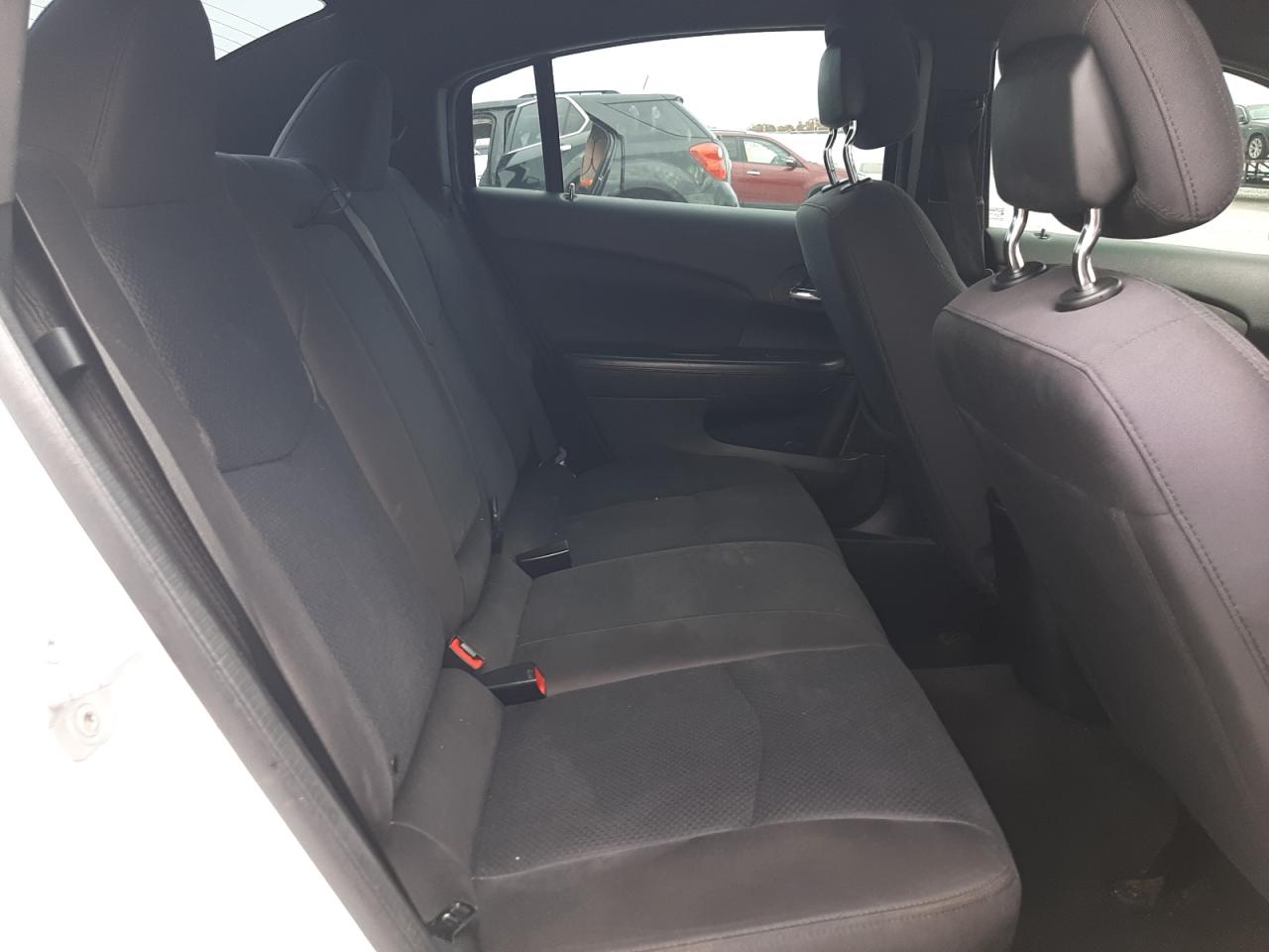 2013 Chrysler 200 - Image 10