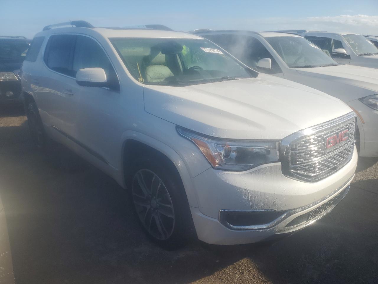 2017 GMC Acadia - Image 4