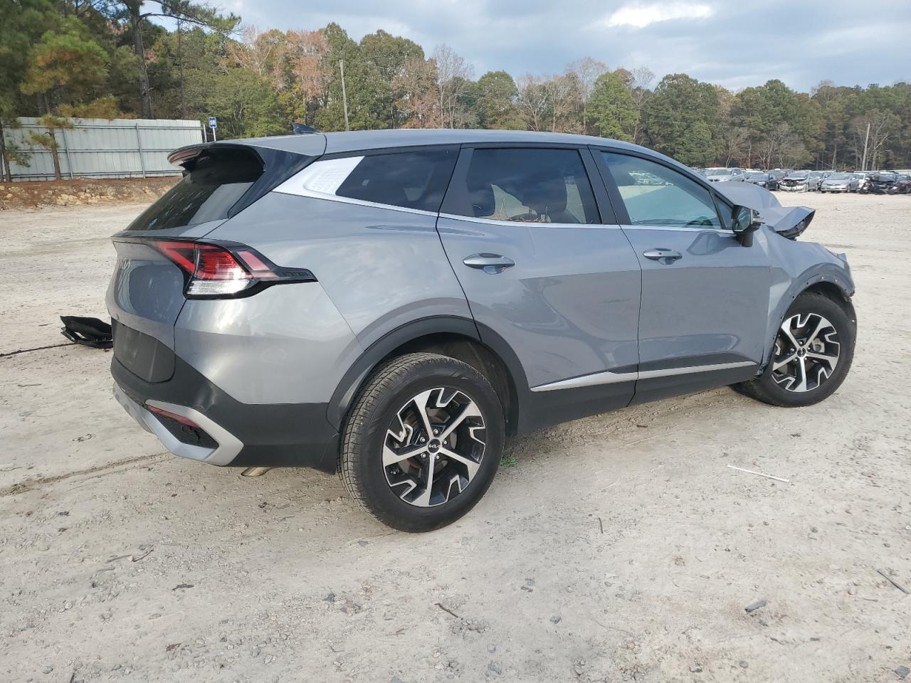 2023 Kia Sportage - Image 3