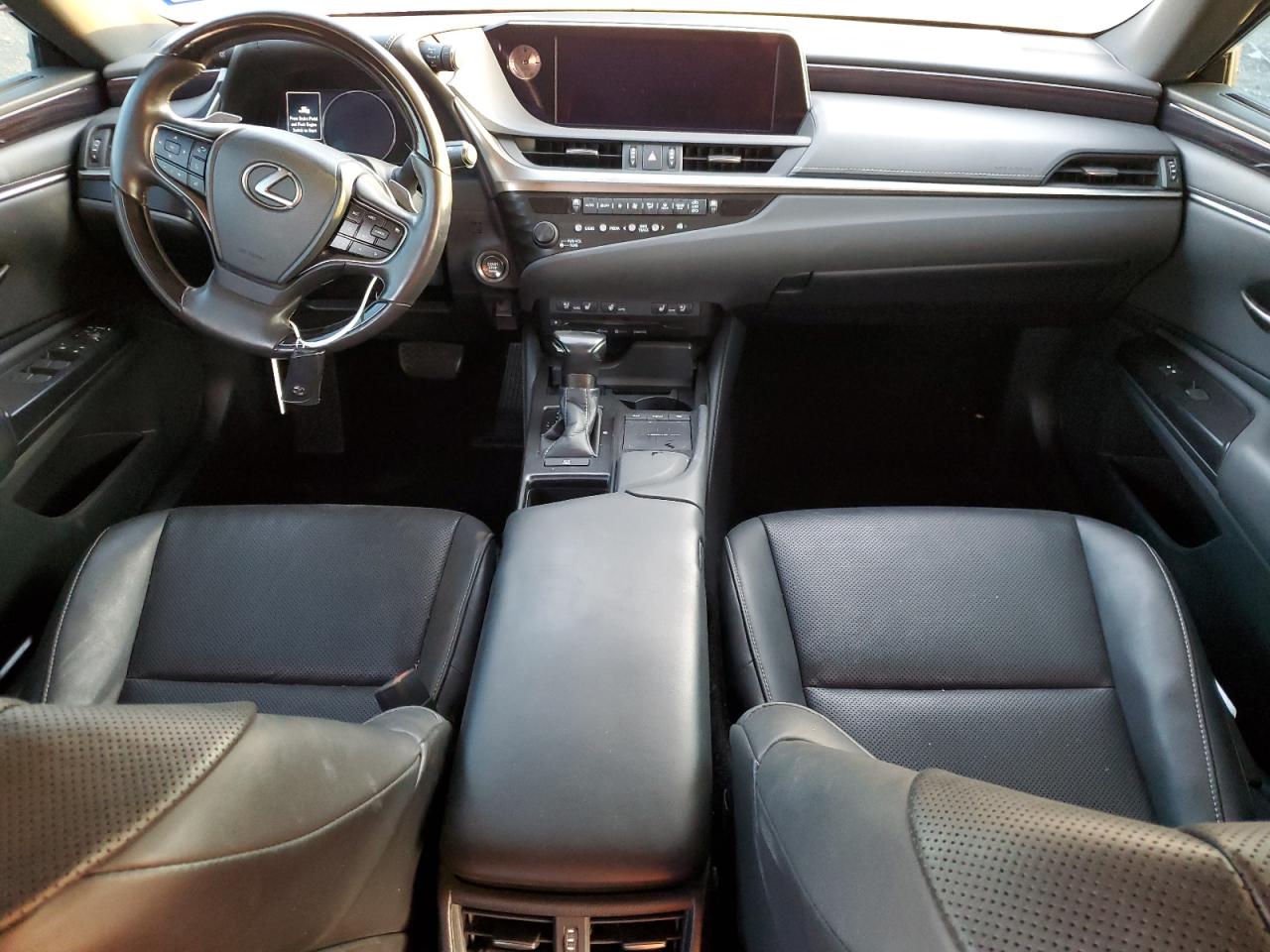 2020 Lexus ES - Image 8