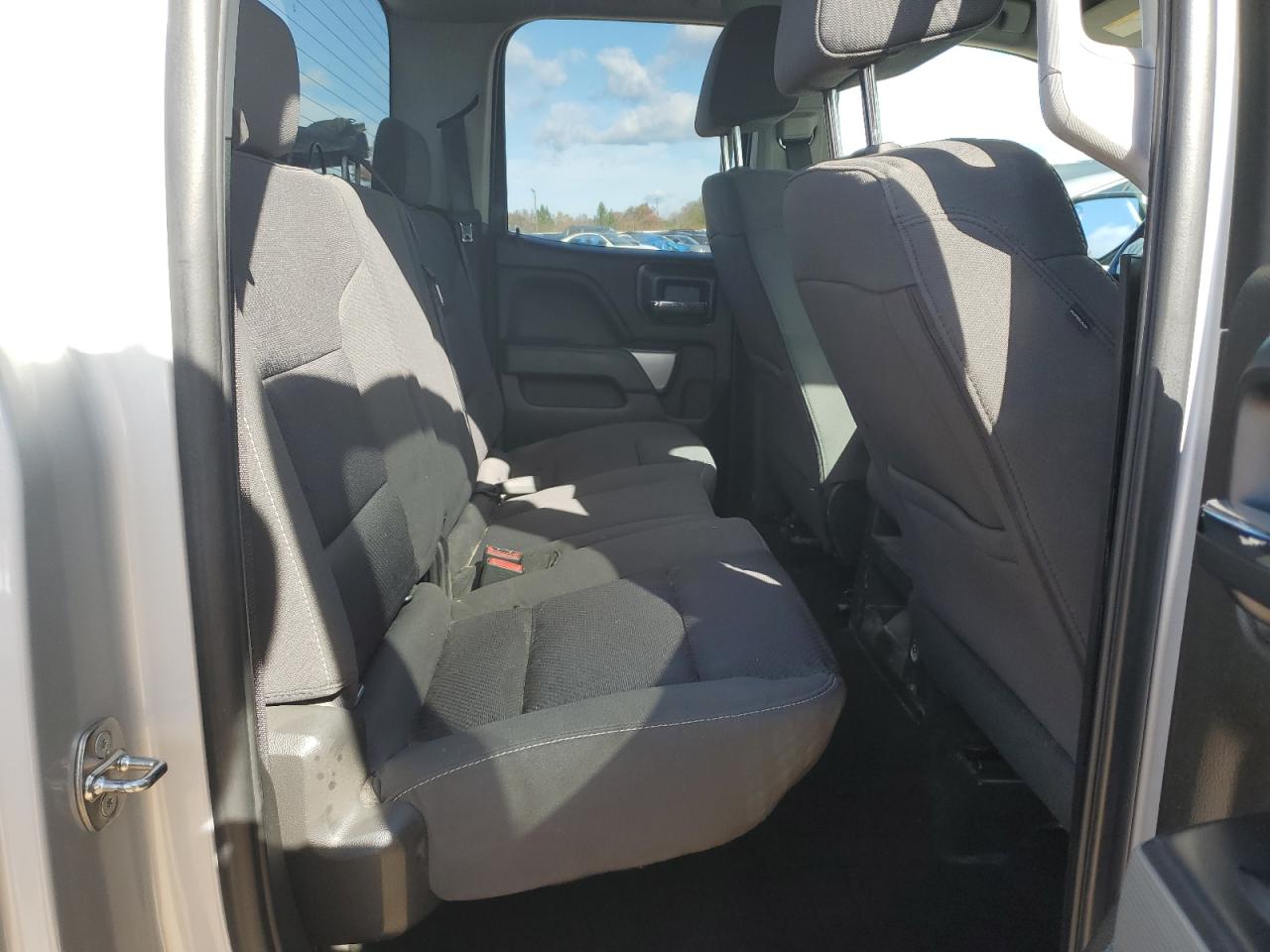 2018 Chevrolet Silverado - Image 10