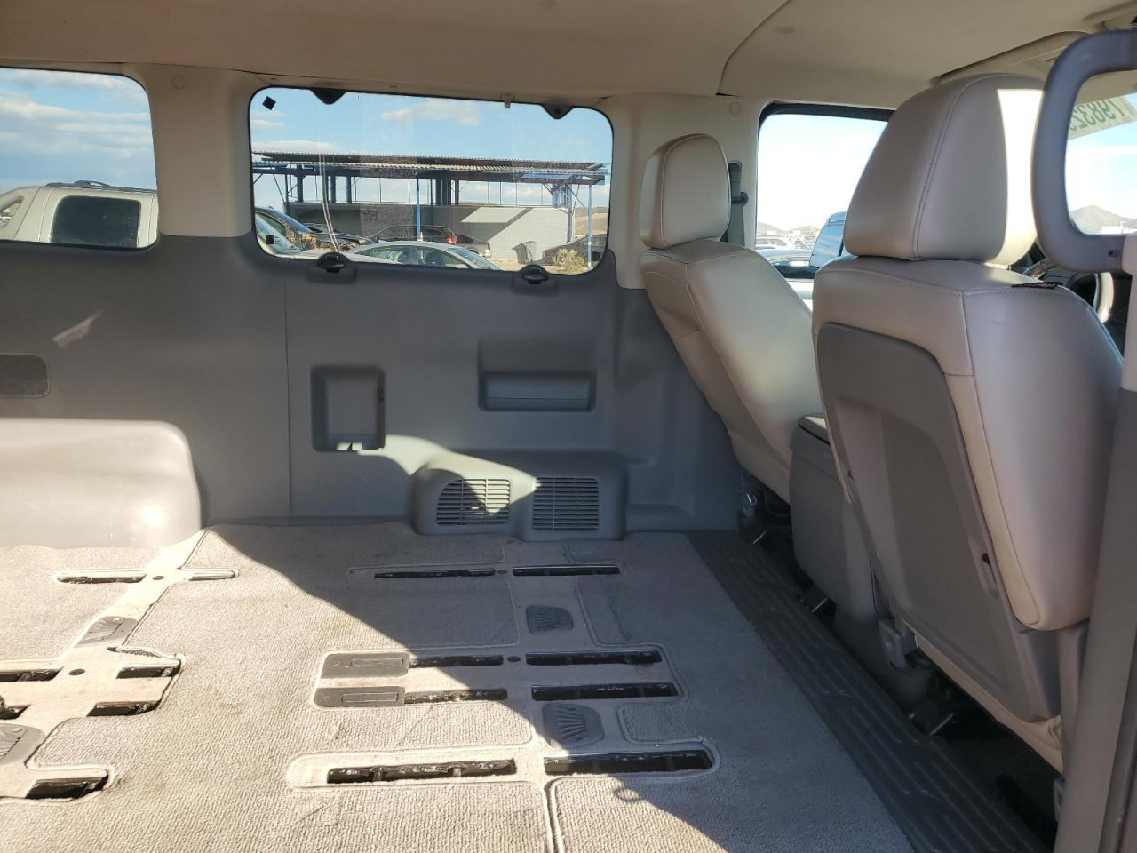 2016 Nissan NV - Image 10