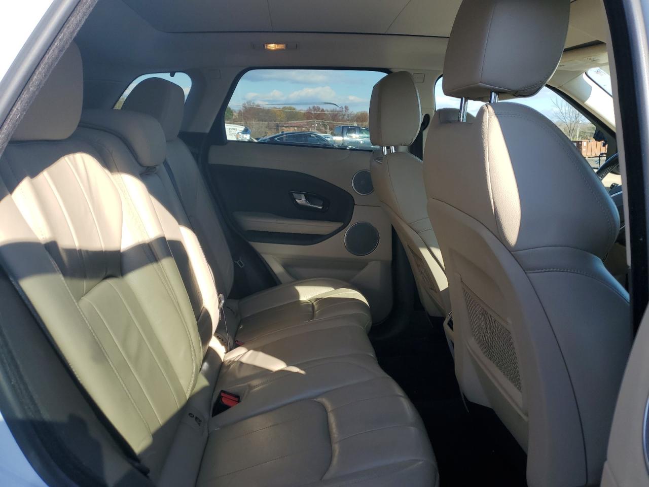 2017 Land Rover Range Rover - Image 11