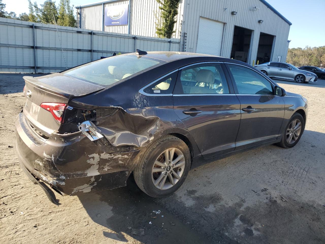 2015 Hyundai Sonata - Image 3