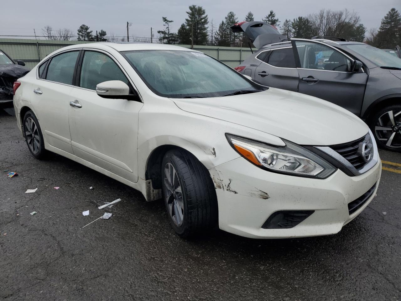 2016 Nissan Altima - Image 4