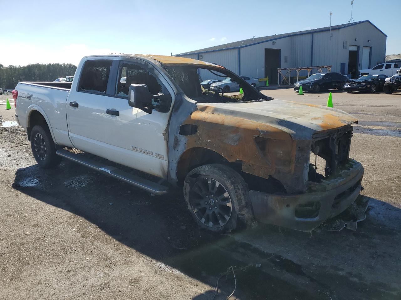 VIN 1N6BA1F41KN520359 2019 NISSAN TITAN no.4