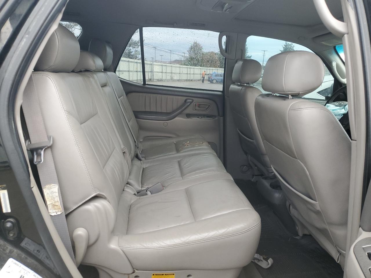 2003 Toyota Sequoia - Image 11