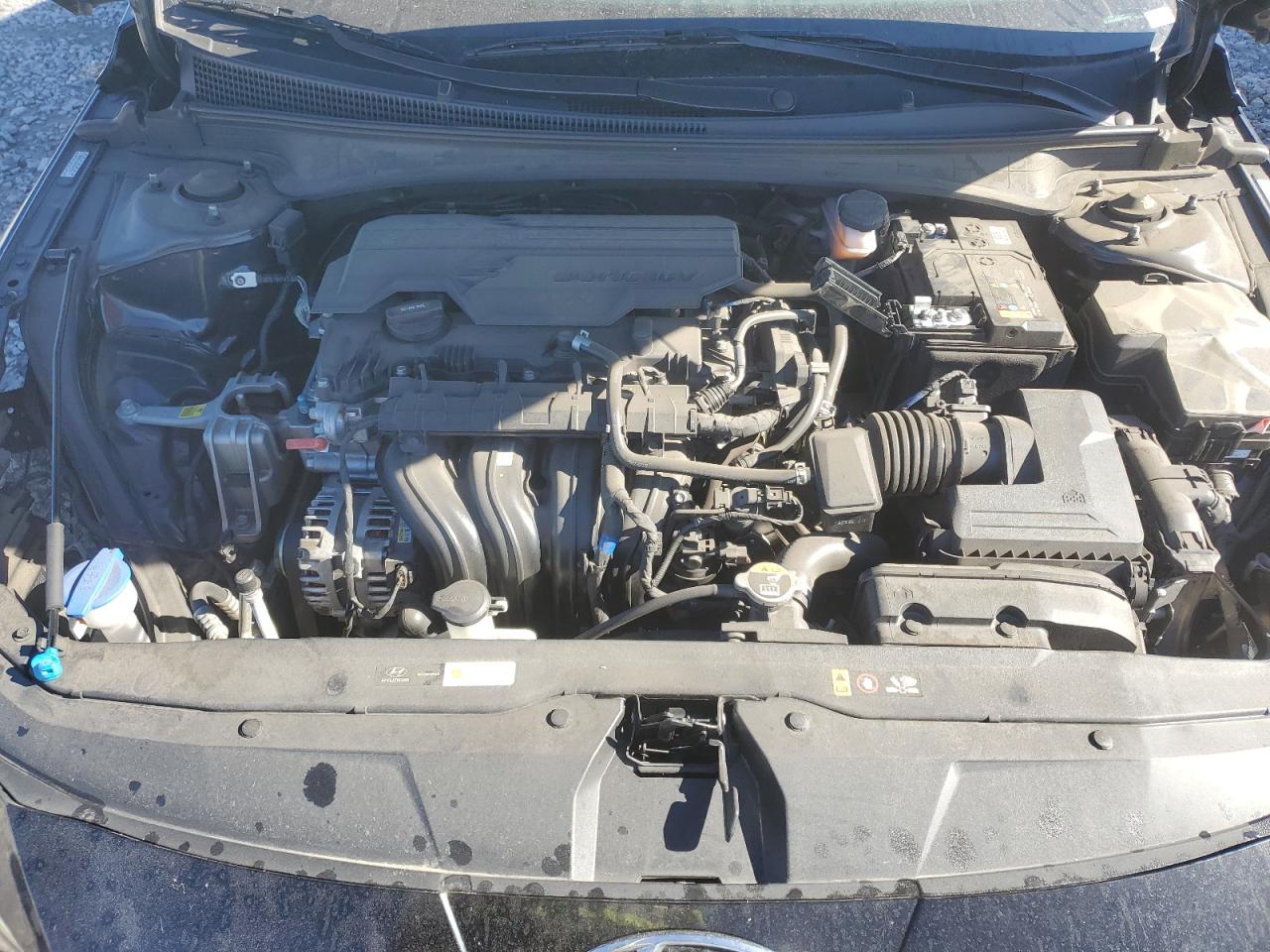 2023 Hyundai Elantra - Image 11