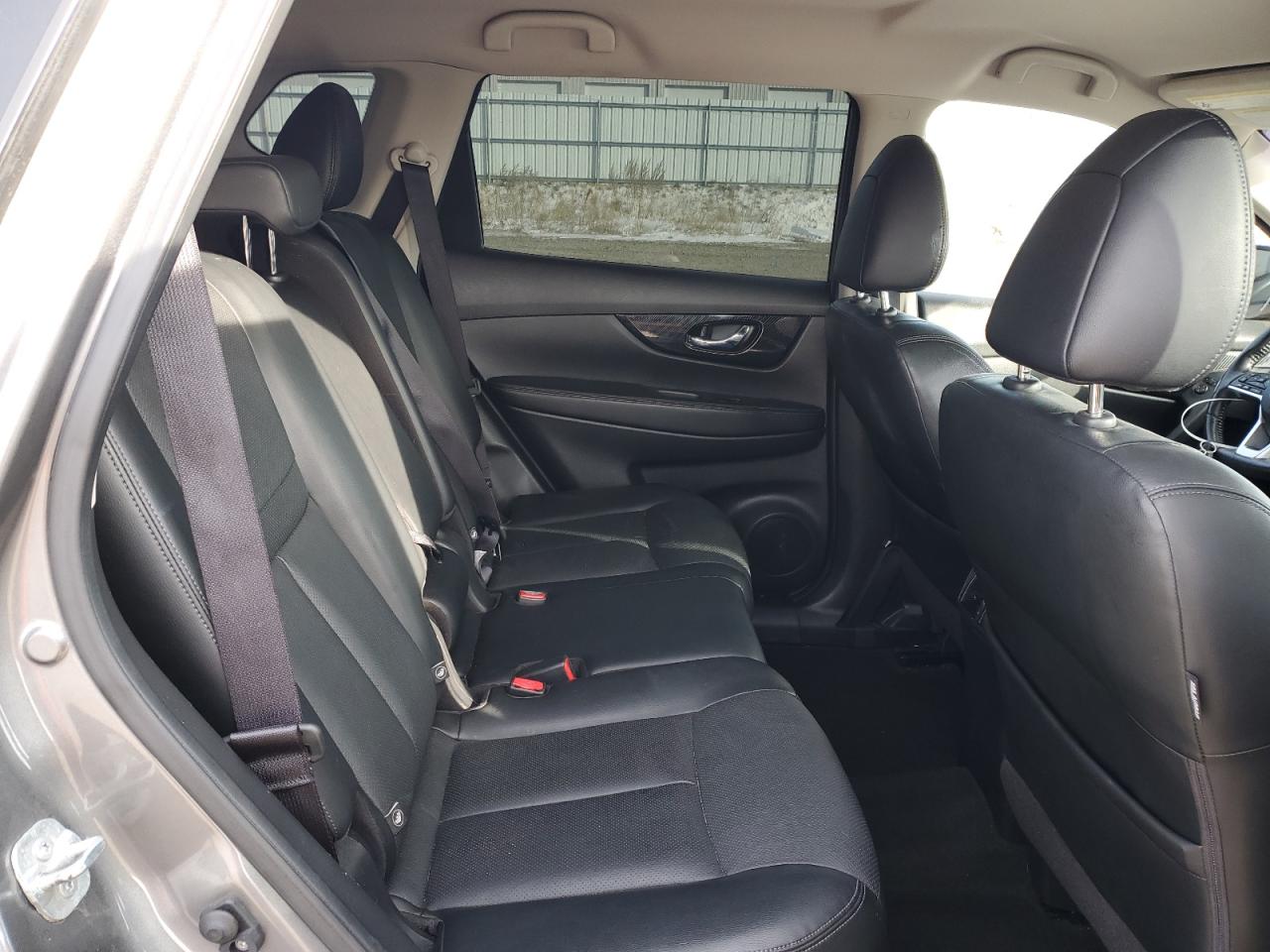 2017 Nissan Rogue - Image 11