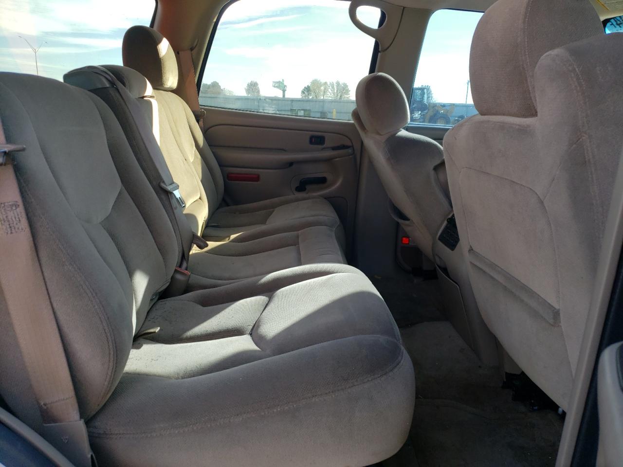2005 GMC Yukon - Image 11