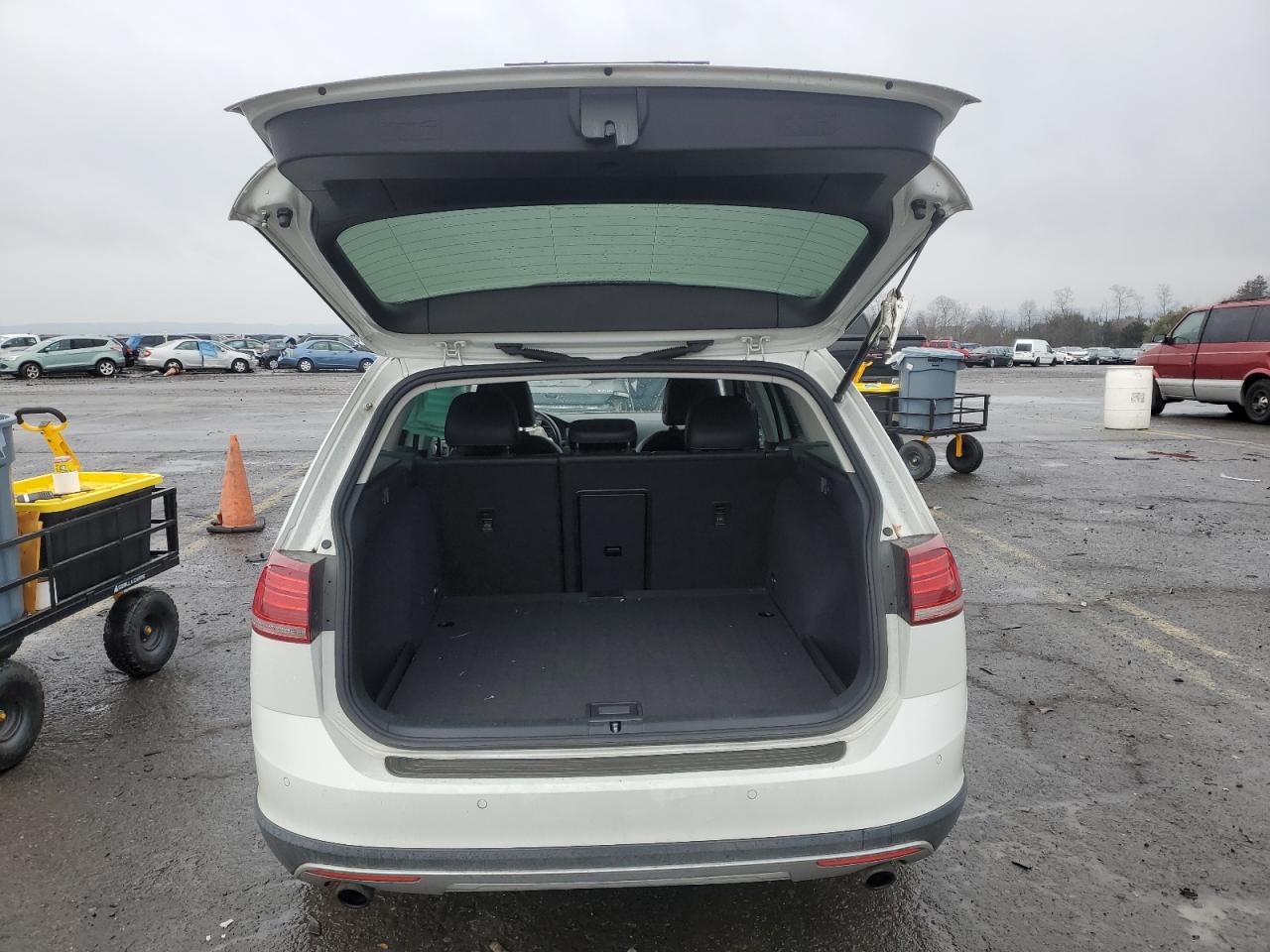 2019 Volkswagen Golf - Image 6