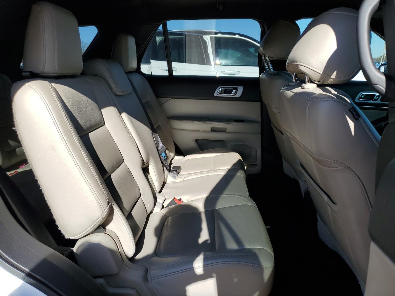 2012 Ford Explorer - Image 11
