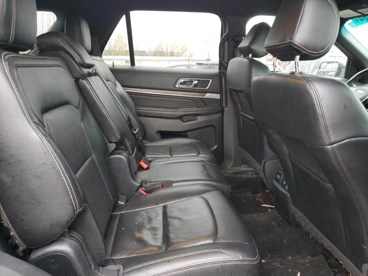 2016 Ford Explorer - Image 11