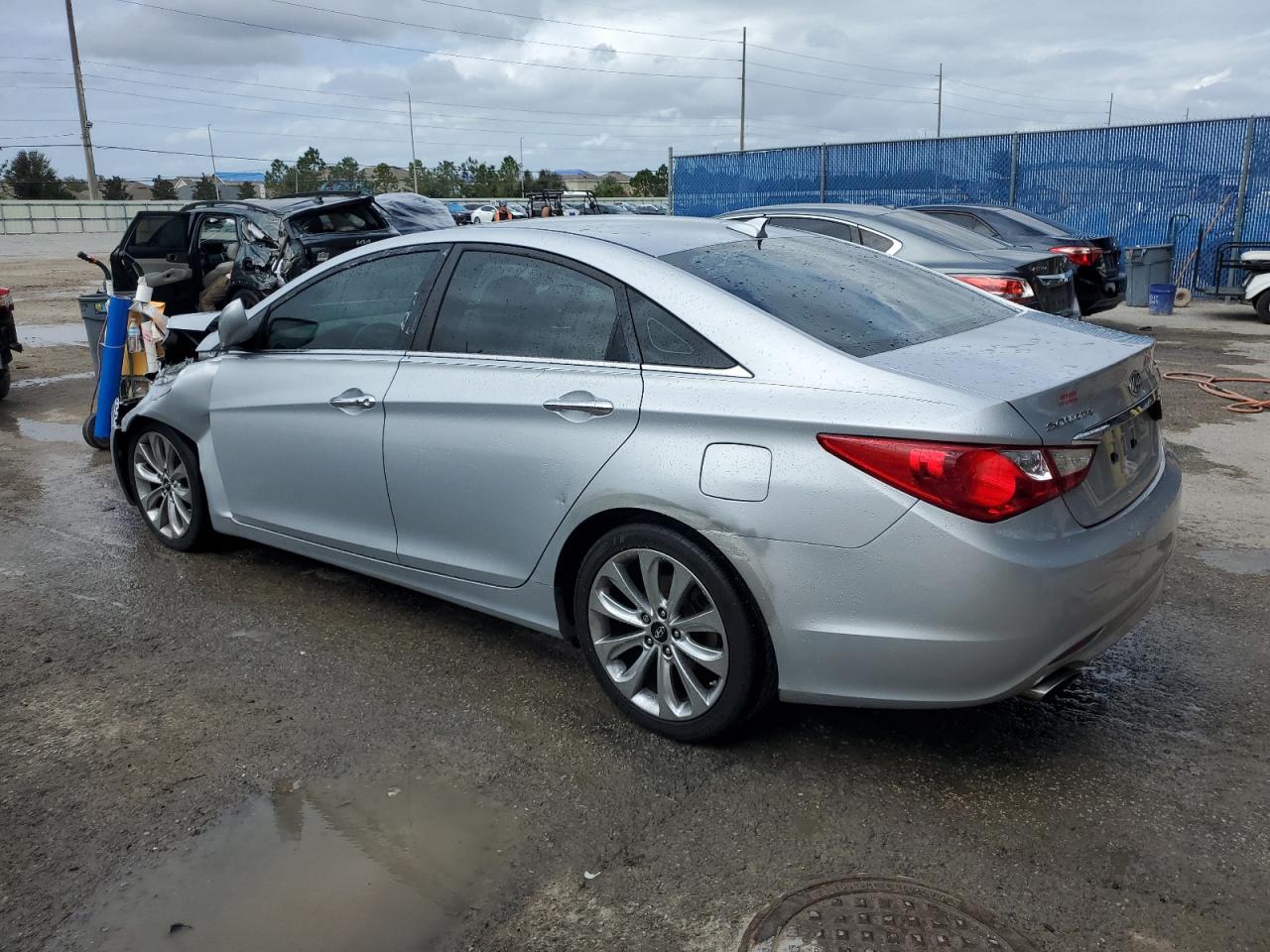 2012 Hyundai Sonata - Image 2