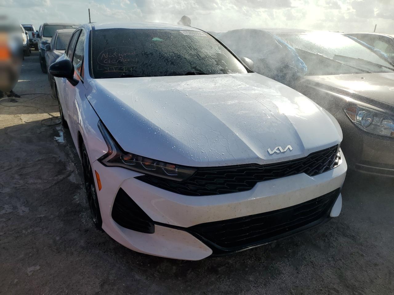 2023 Kia K5 - Image 5