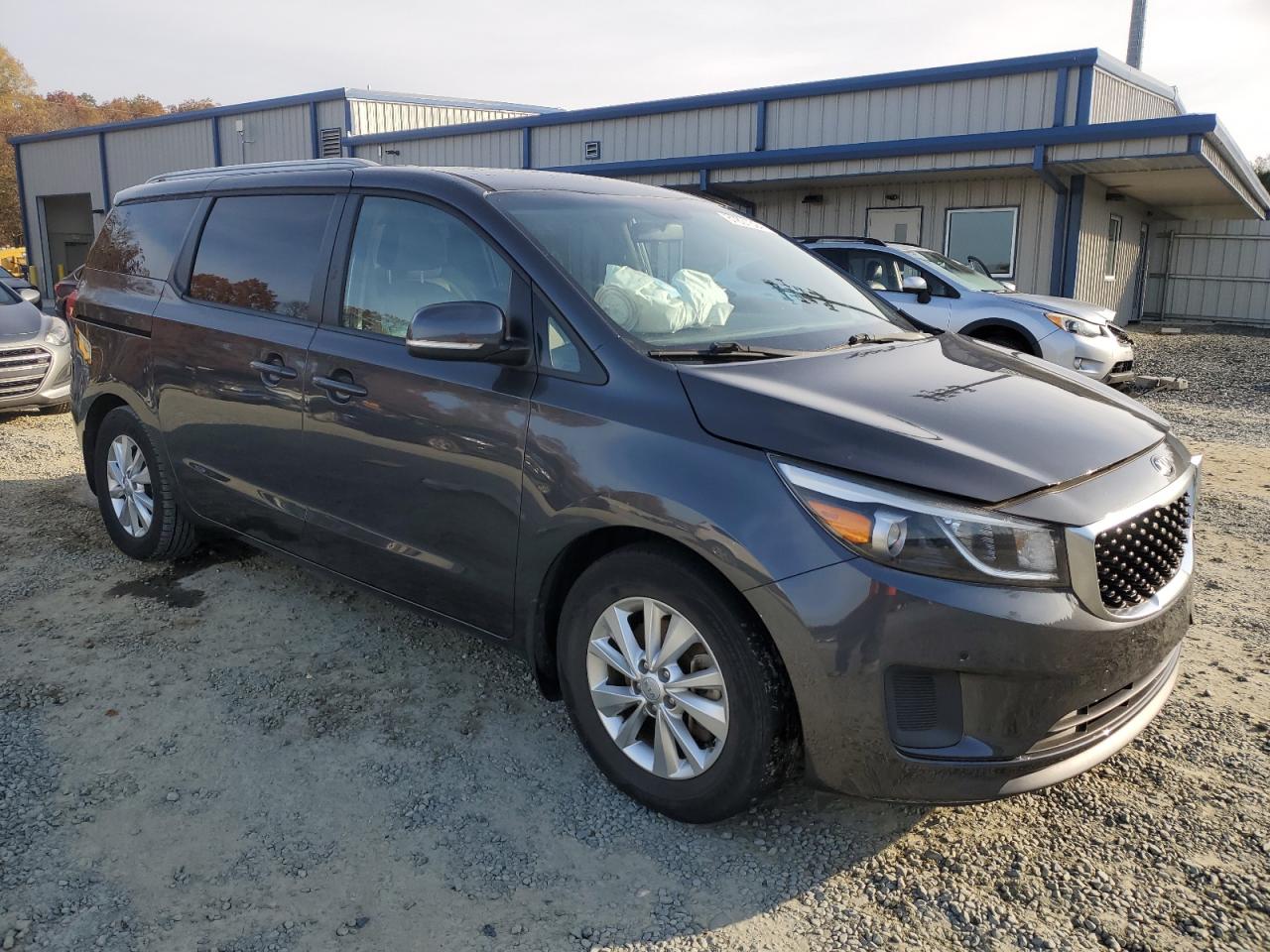 2017 Kia Sedona - Image 4