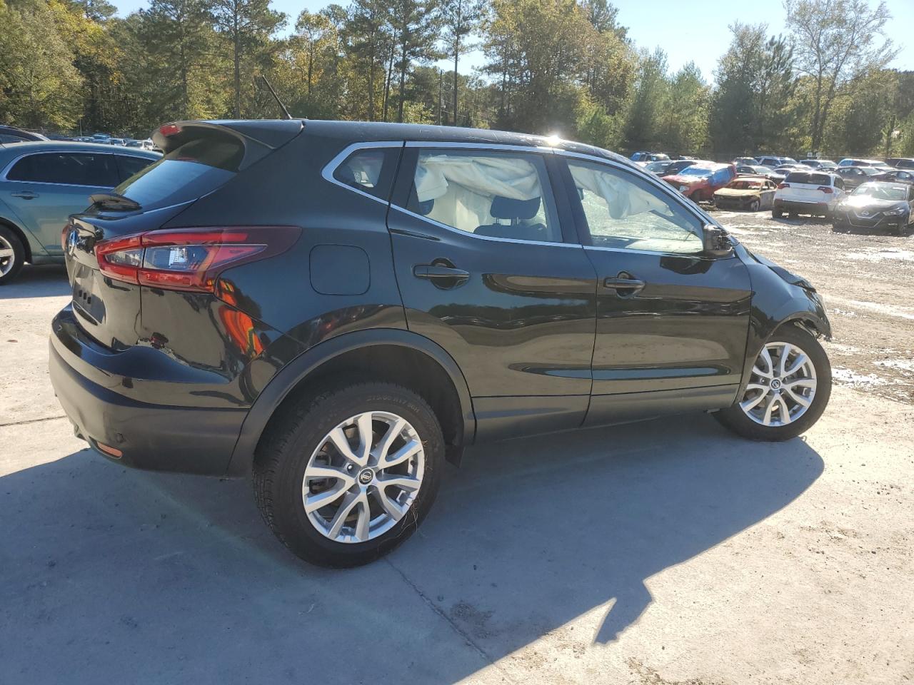2021 Nissan Rogue - Image 3